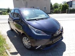 Blau Gebraucht 2014 Toyota Aygo X-play Kleinwagen | 5.999 € (Guter Preis)
