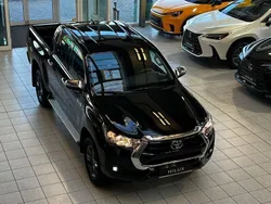 Tiefschwarz mica Neu 2024 Toyota HiLux Comfort Abholung | 42.495 € (Guter Preis)