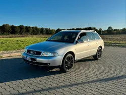 Silber Gebraucht 1999 Audi A4 Kombi | 6.900 €