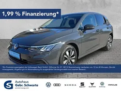 Grau Gebraucht 2024 VW Golf VIII Move Limousine | 22.770 € (Fairer Preis)