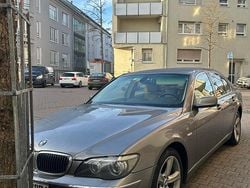 Grau Gebraucht 2007 BMW 730 Limousine | 4.100 € (Fairer Preis)