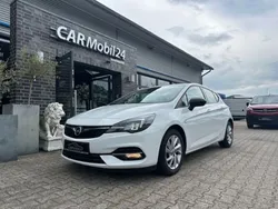 Schneeweiss/summitwhit Gebraucht 2021 Opel Astra Business Edition Limousine | 13.399 € (Etwas zu teuer)