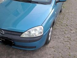 Blau Gebraucht 2001 Opel Corsa Limousine | 2.300 € (Etwas zu teuer)