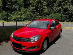 Rot Gebraucht 2008 Opel Astra GTC Kleinwagen | 2.200 € (Fairer Preis)