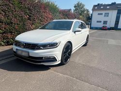 Weiß Gebraucht 2018 VW Passat R-line Kombi | 26.000 €