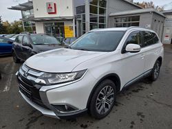 Weiß Gebraucht 2018 Mitsubishi Outlander Edition SUV | 15.990 € (Fairer Preis)