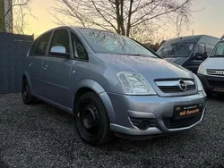Silber Gebraucht 2006 Opel Meriva Edition Van / Kleinbus | 3.299 € (Etwas zu teuer)