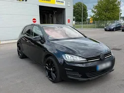 Schwarz Gebraucht 2015 VW Golf VII Limousine | 10.500 € (Etwas zu teuer)