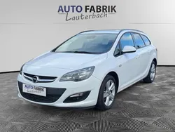 Weiß Gebraucht 2015 Opel Astra Style Kombi | 7.190 € (Guter Preis)