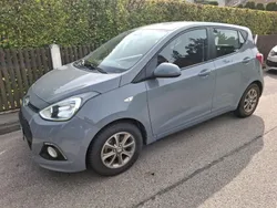 Grau Gebraucht 2014 Hyundai i10 Edition Kleinwagen | 5.850 € (Fairer Preis)