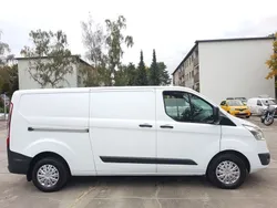 Weiß Gebraucht 2017 Ford Transit Custom Van / Kleinbus | 14.600 € (Fairer Preis)