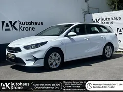 Weiß Neu 2024 Kia Ceed Vision Limousine | 28.990 € (Fairer Preis)