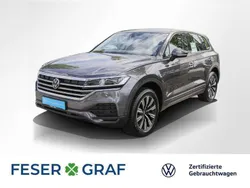 Siliziumgrau metallic Gebraucht 2024 VW Touareg Basis SUV | 55.880 € (Guter Preis)