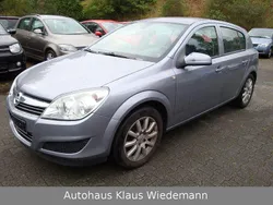 Silber Gebraucht 2009 Opel Astra Njoy Limousine | 1.999 € (Guter Preis)