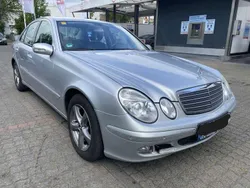 Silber Gebraucht 2006 Mercedes E200 Elegance Limousine | 5.900 € (Fairer Preis)