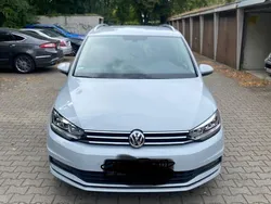 Weiß Gebraucht 2018 VW Touran Join Van / Kleinbus | 17.800 € (Guter Preis)