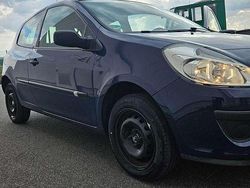 Blau Gebraucht 2006 Renault Clio II Authentique Limousine | 1.850 € (Fairer Preis)