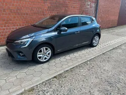 Grau Gebraucht 2021 Renault Clio V Business Limousine | 11.898 € (Guter Preis)