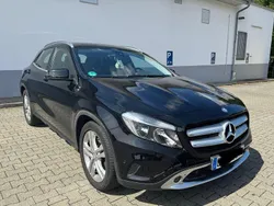 Schwarz Gebraucht 2015 Mercedes GLA220 Urban SUV | 18.800 € (Fairer Preis)