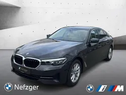 Grau Gebraucht 2022 BMW 520 Sport Line Limousine | 31.400 € (Superpreis)
