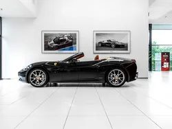 Schwarz Gebraucht 2010 Ferrari California Cabrio | 105.000 € (Teuer)