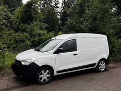 Weiß Gebraucht 2017 Dacia Dokker Comfort Van | 5.700 € (Fairer Preis)