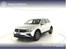 Argento Gebraucht 2022 VW Tiguan Life SUV | 22.800 € (Superpreis)