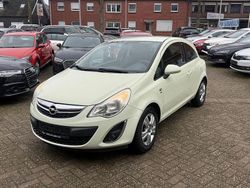Weiß Gebraucht 2011 Opel Corsa Satellite Limousine | 4.900 € (Etwas zu teuer)