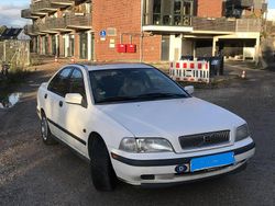 Weiß Gebraucht 1996 Volvo S40 Limousine | 1.200 €