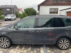 Grau Gebraucht 2015 VW Sharan Comfortline Van / Kleinbus | 17.900 € (Fairer Preis)
