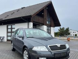 Grau Gebraucht 2008 Skoda Octavia Kombi | 1.690 € (Fairer Preis)