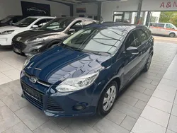 Blau Gebraucht 2014 Ford Focus Ambiente Limousine | 4.800 € (Fairer Preis)