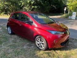 Rot Gebraucht 2019 Renault Zoe LIMITED Kleinwagen | 7.990 € (Fairer Preis)