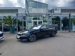 Black sapphire metallic Gebraucht 2024 BMW 520 M Sport Kombi | 54.880 € (Superpreis)