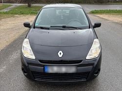 Schwarz Gebraucht 2012 Renault Clio IV Dynamique Limousine | 2.500 € (Guter Preis)