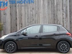 Schwarz Gebraucht 2015 Peugeot 208 Access Kleinwagen | 3.700 € (Fairer Preis)