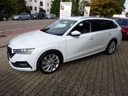 Weiß Gebraucht 2022 Skoda Octavia Style Limousine | 22.690 € (Fairer Preis)