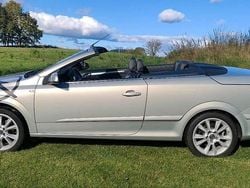 Silber Gebraucht 2007 Opel Astra Cabriolet Cabrio | 2.500 € (Guter Preis)