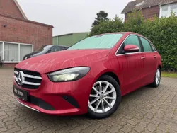 Rot Gebraucht 2020 Mercedes B200 Van / Kleinbus | 15.999 € (Guter Preis)