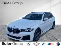 Weiss Gebraucht 2022 BMW 540 Performance Kombi | 47.966 € (Fairer Preis)