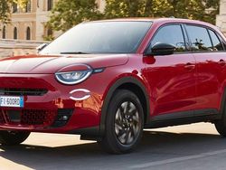 Solid red vr111 Gebraucht 2024 Fiat 600E Red SUV | 23.850 € (Fairer Preis)