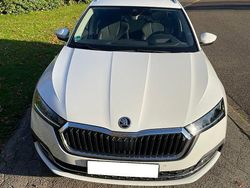 Weiß Gebraucht 2021 Skoda Octavia Style Kombi | 19.500 € (Fairer Preis)