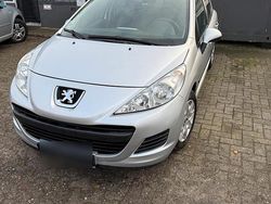 Silber Gebraucht 2010 Peugeot 207 Kleinwagen | 3.000 € (Guter Preis)
