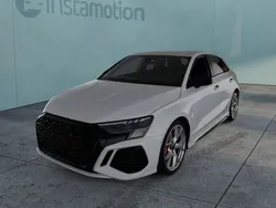 Weiß Gebraucht 2024 Audi RS3 Sportback Kleinwagen | 63.280 € (Teuer)