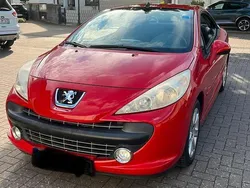 Rot Gebraucht 2008 Peugeot 207 CC Cabrio | 2.900 € (Guter Preis)