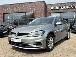 Silber Gebraucht 2019 VW Golf VII Limousine | 11.700 € (Fairer Preis)
