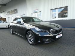 Schwarz Gebraucht 2024 BMW 520 Sport Line Limousine | 44.900 €