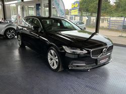 Black stone Gebraucht 2022 Volvo V90 Momentum Kombi | 37.490 € (Teuer)