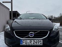 Schwarz Gebraucht 2014 Volvo V40 Momentum Limousine | 14.000 € (Teuer)