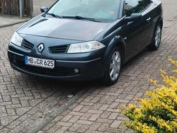Grau Gebraucht 2006 Renault Mégane Cabriolet Dynamique Cabrio | 2.700 € (Teuer)